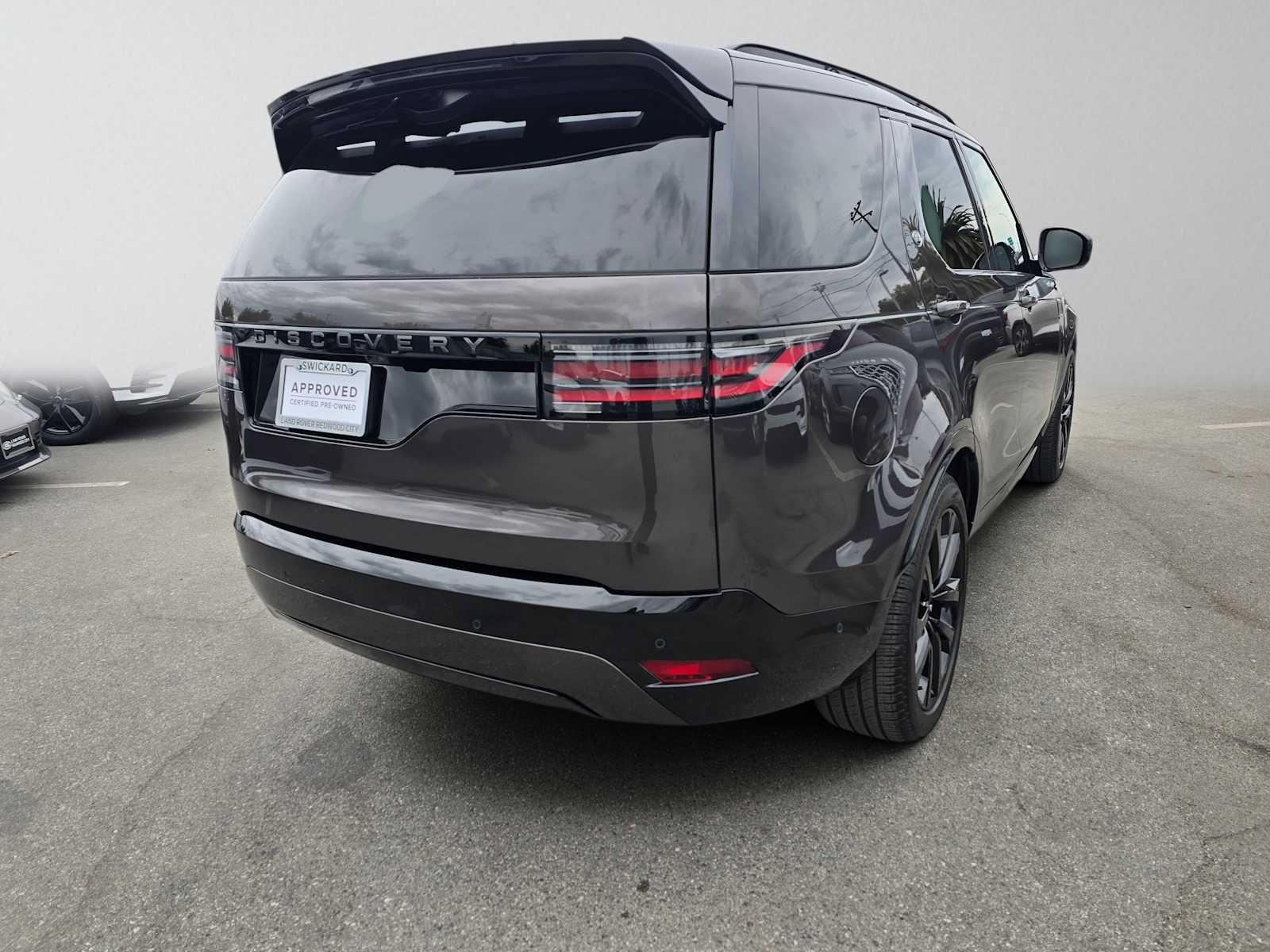 Used 2026 Land Rover Discovery Dynamic SE AWD/4WD image 5