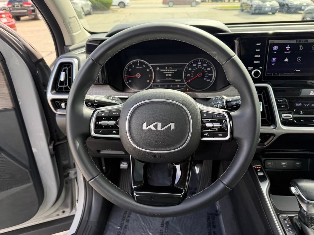 Used 2022 Kia Sorento S w/ Panoramic Sunroof Package AWD/4WD image 12