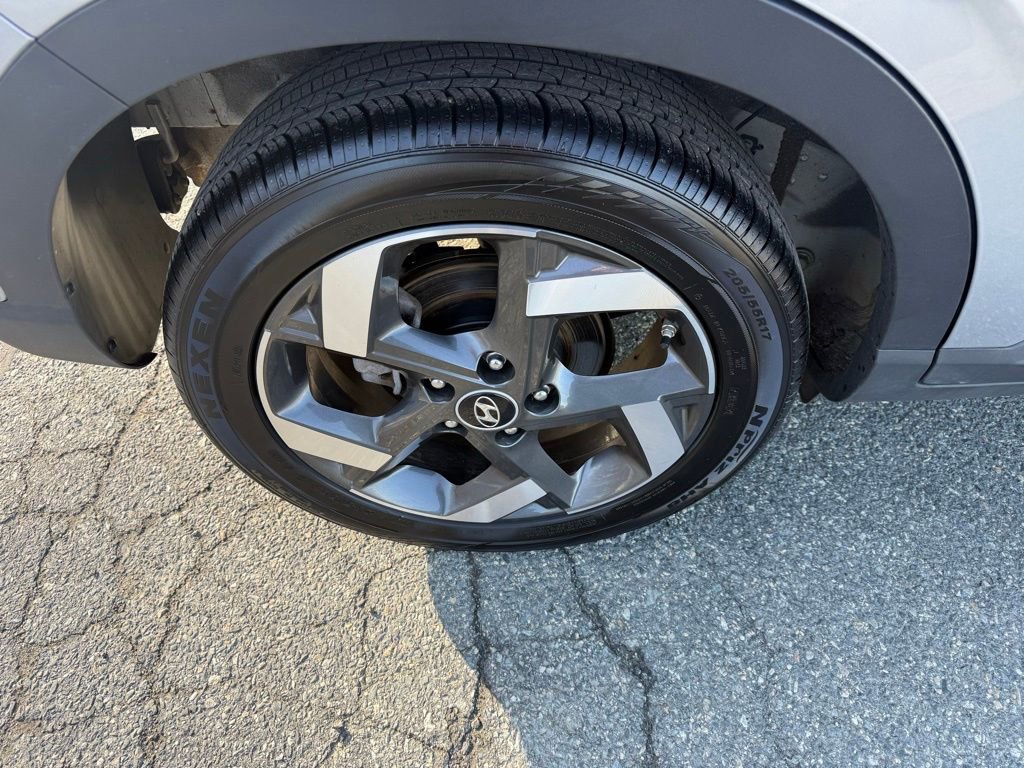 Certified 2026 Hyundai Venue SEL image 12