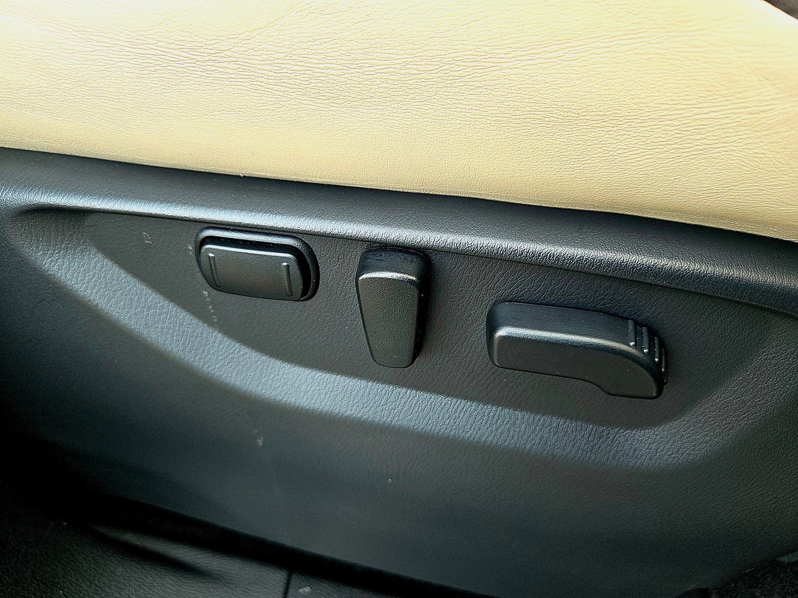 Used 2021 Nissan Armada Platinum w/ Captain's Chairs Package image 27