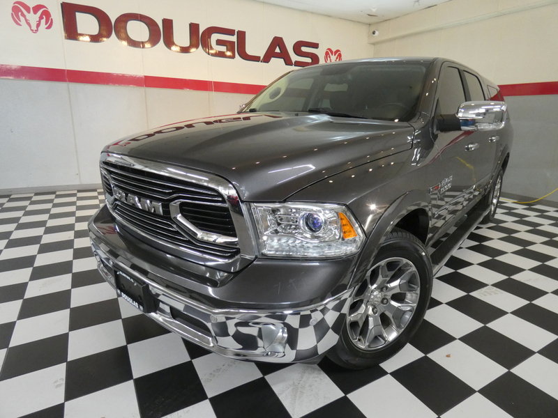 Used 2019 RAM 1500 Laramie AWD/4WD image 2