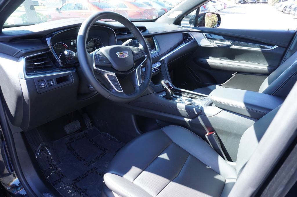 Certified 2025 Cadillac XT5 Premium Luxury image 17