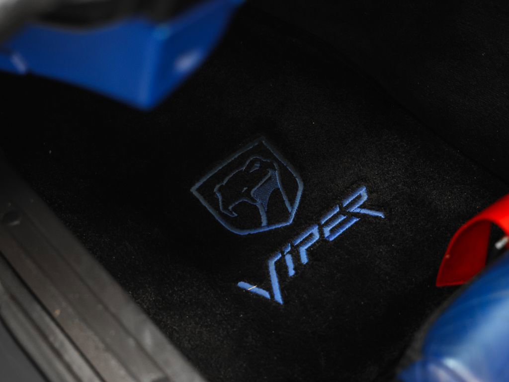 Used 1998 Dodge Viper GTS image 44