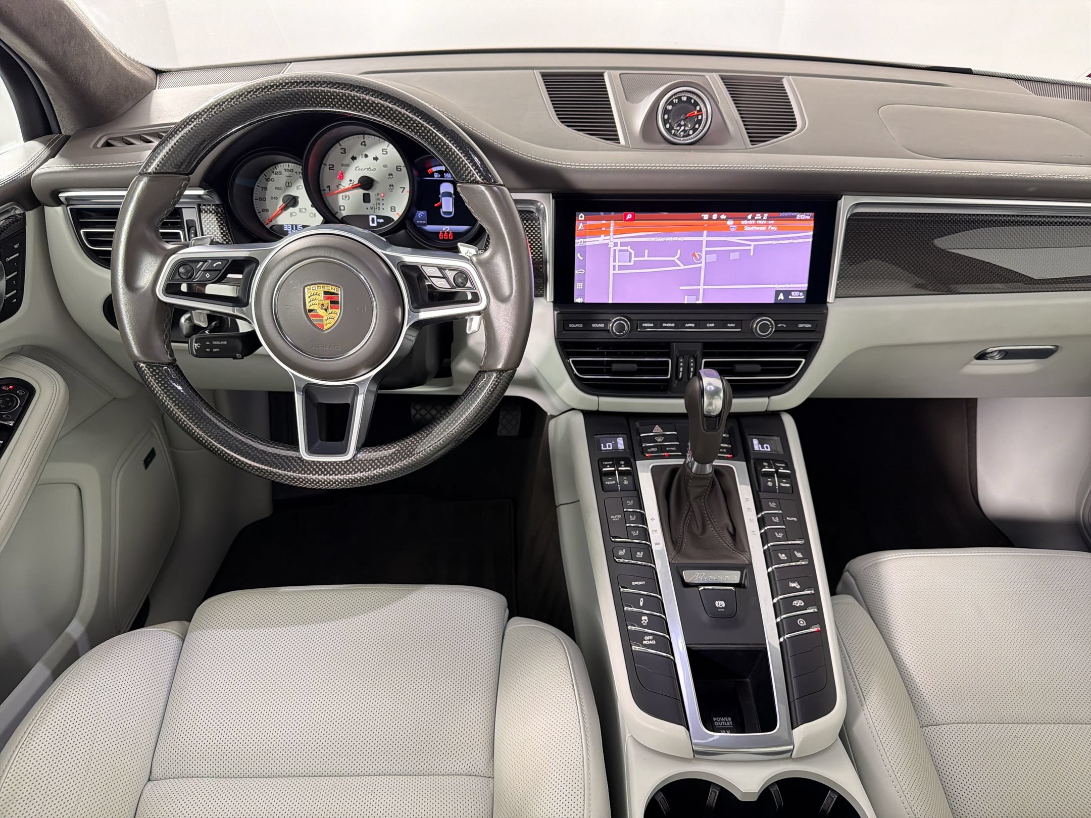 Certified 2021 Porsche Macan Turbo w/ Premium Package Plus (PF0) AWD/4WD image 27