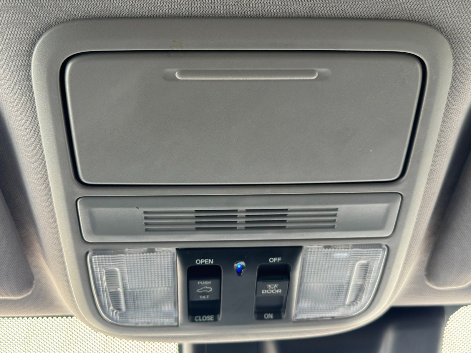 Used 2018 Honda Odyssey EX-L image 32
