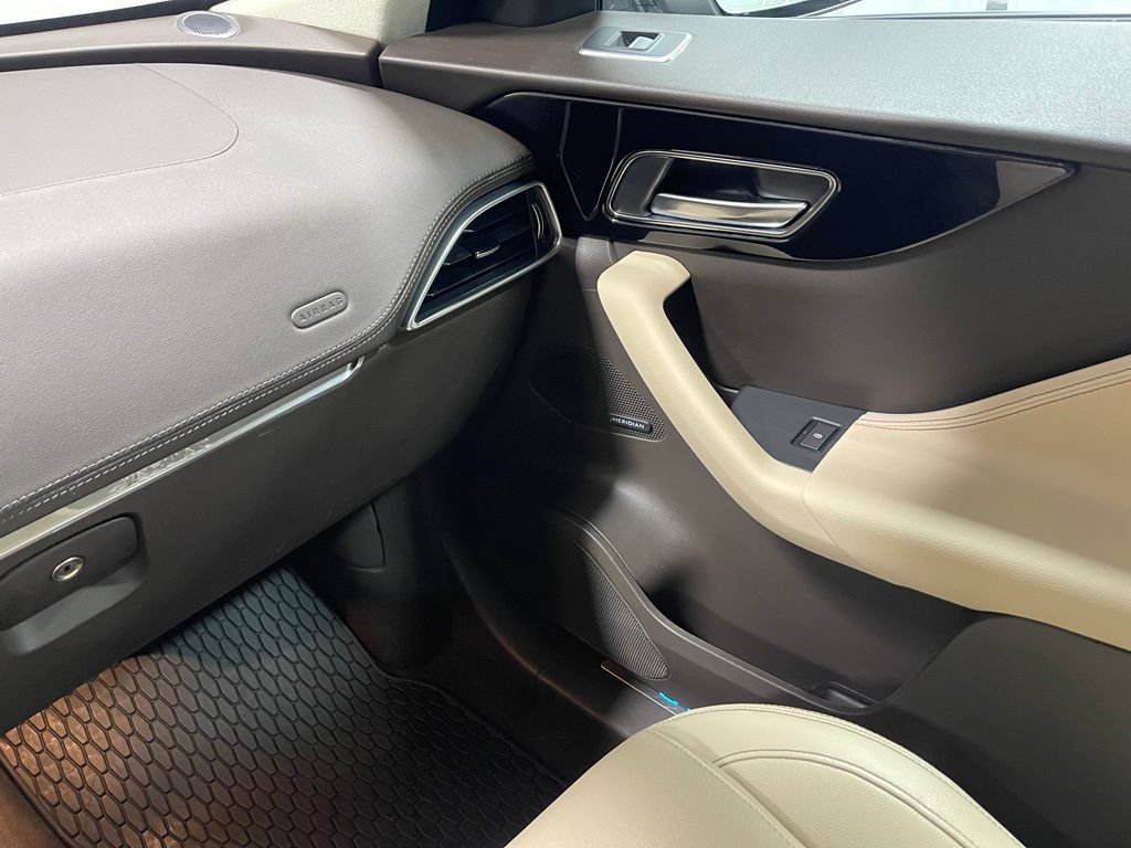 Used 2020 Jaguar F-PACE Prestige AWD/4WD image 27