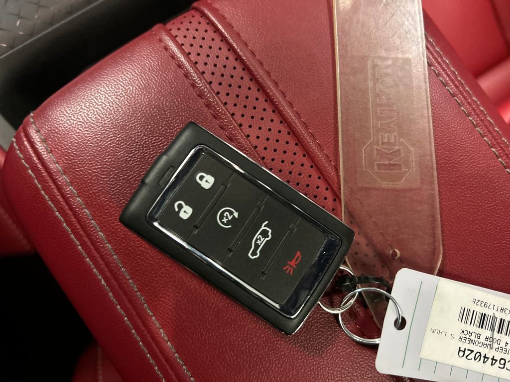 Used 2024 Jeep Wagoneer Launch Edition image 22