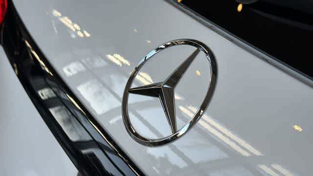 Used 2025 Mercedes-Benz GLC 350e 4MATIC image 9