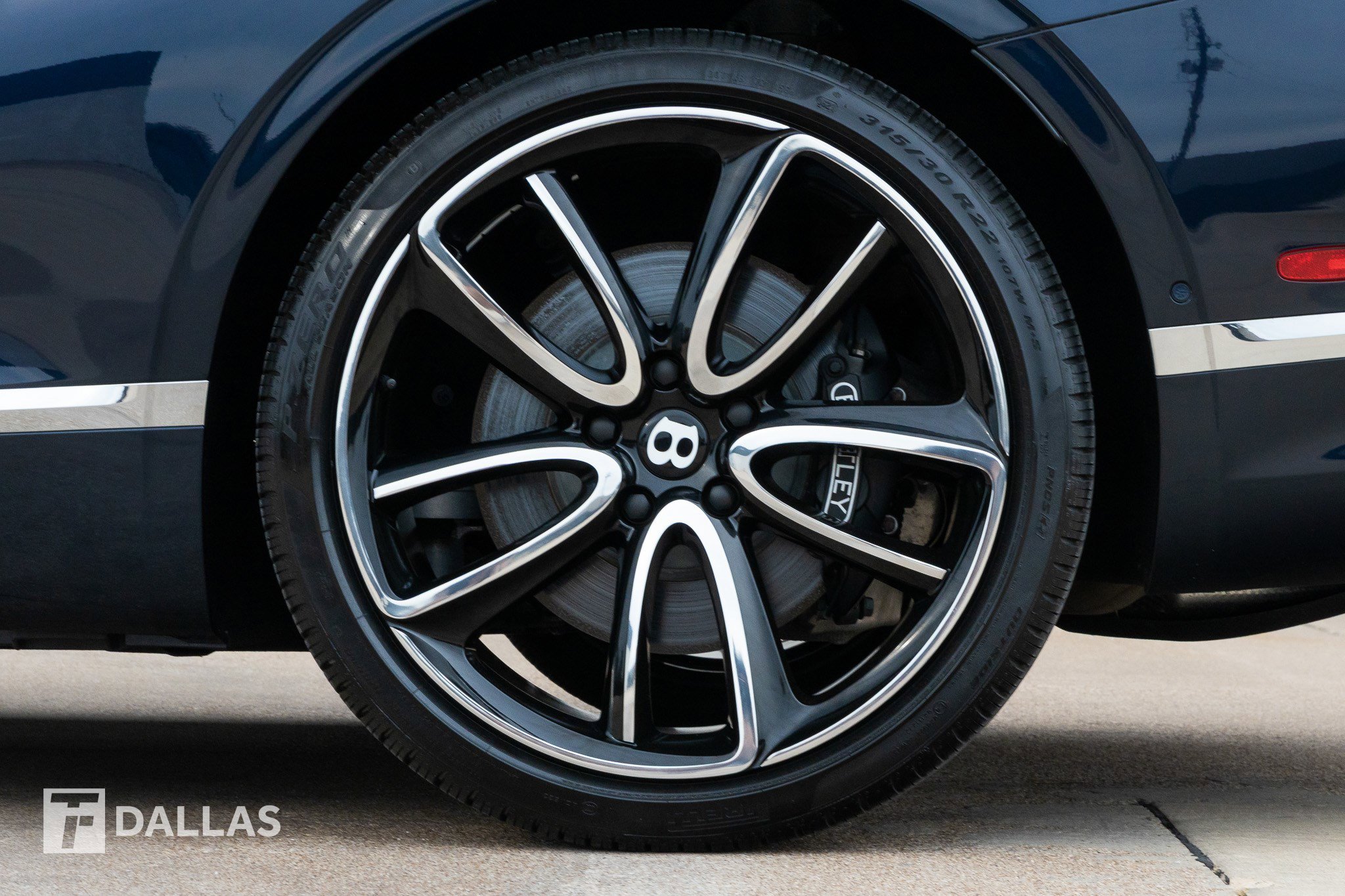 Used 2021 Bentley Continental GT image 11