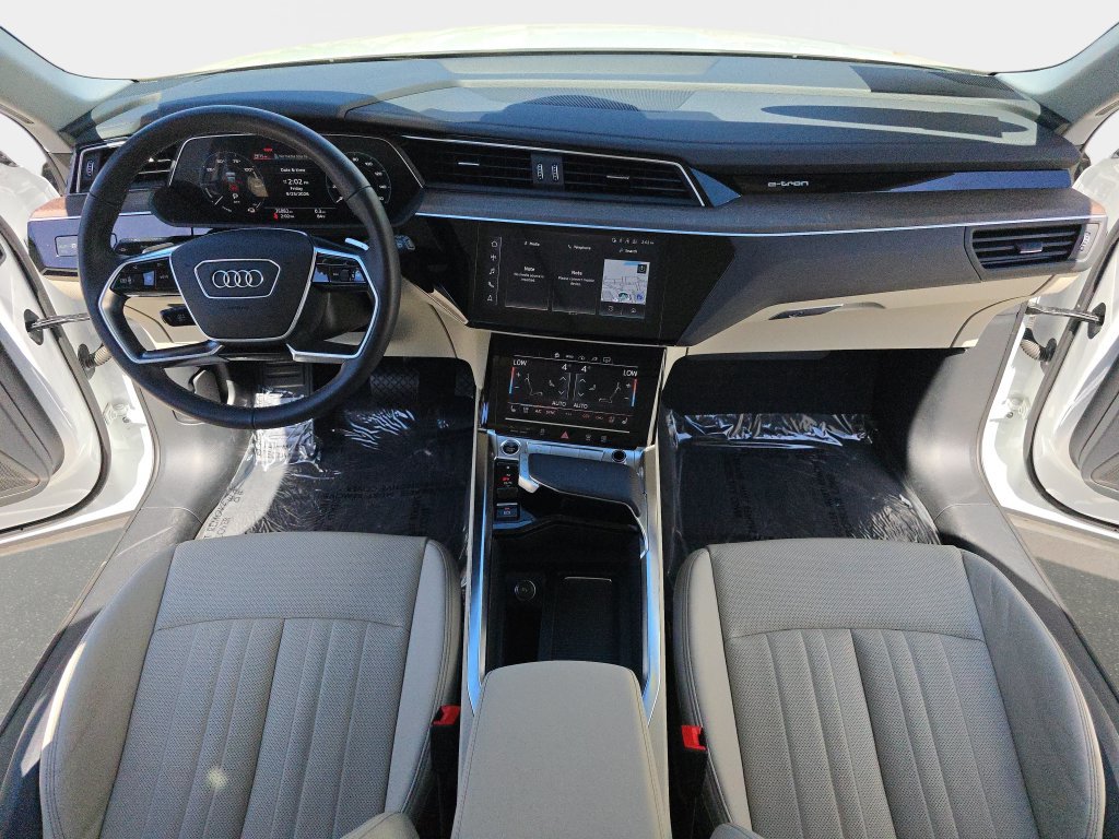 Used 2024 Audi Q8 e-tron Premium Plus w/ Premium Plus Package AWD/4WD image 10