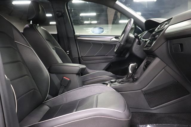 Used 2022 Volkswagen Tiguan SEL R-Line AWD/4WD image 23