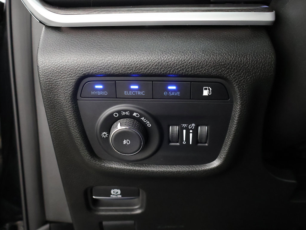 Used 2023 Jeep Grand Cherokee 4WD 4xe image 44