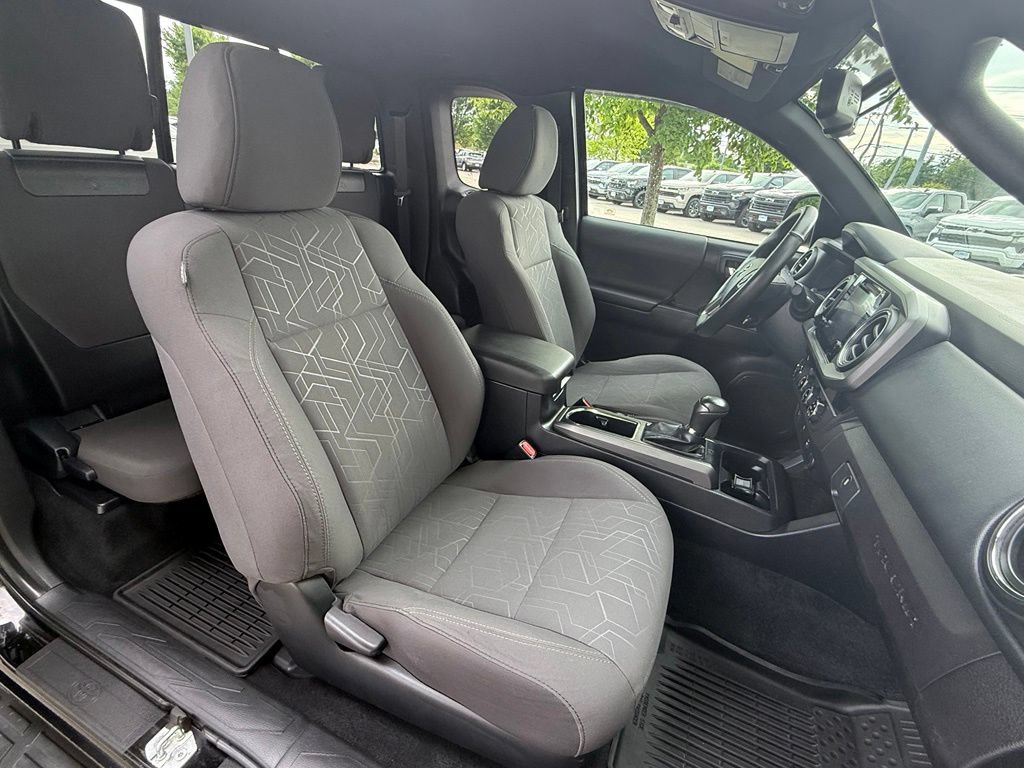 Used 2017 Toyota Tacoma TRD Sport w/ Tow Package (A/T) AWD/4WD image 21