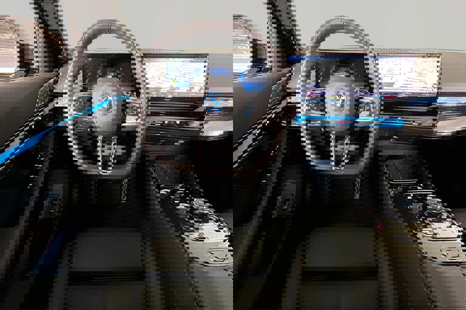 Certified 2025 BMW 550e xDrive w/ Premium Package AWD/4WD image 10