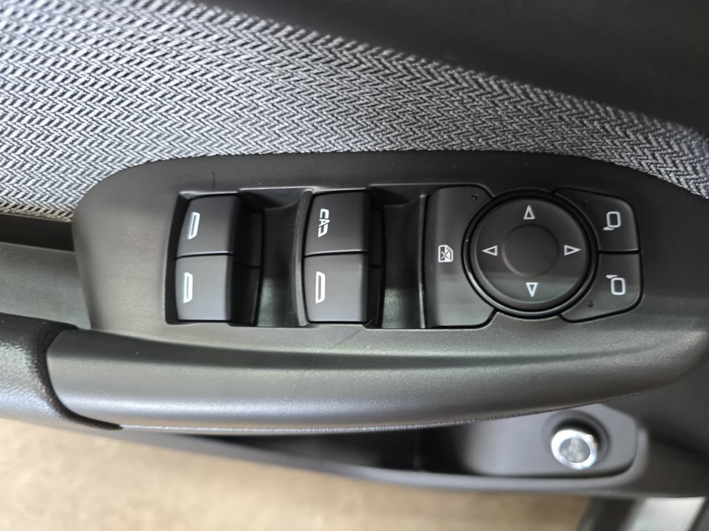 Used 2024 Chevrolet TrailBlazer LT w/ Convenience Package AWD/4WD image 27