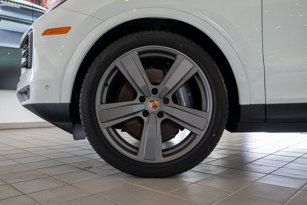 New 2025 Porsche Cayenne image 12