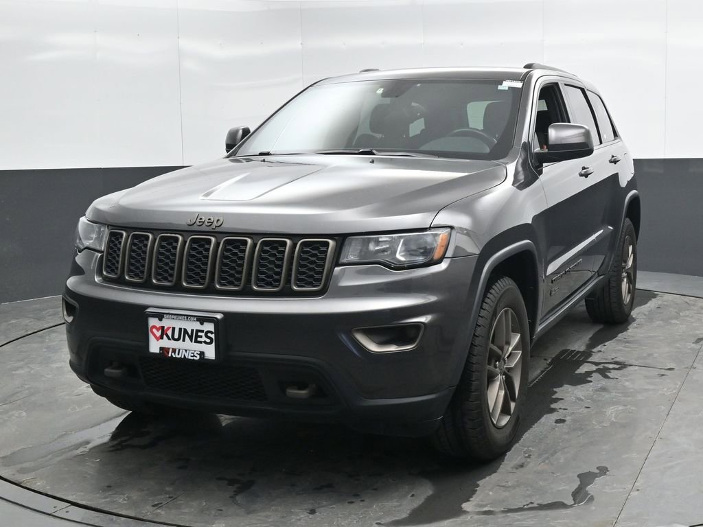 Used 2016 Jeep Grand Cherokee Laredo 75th Anniversary image 6