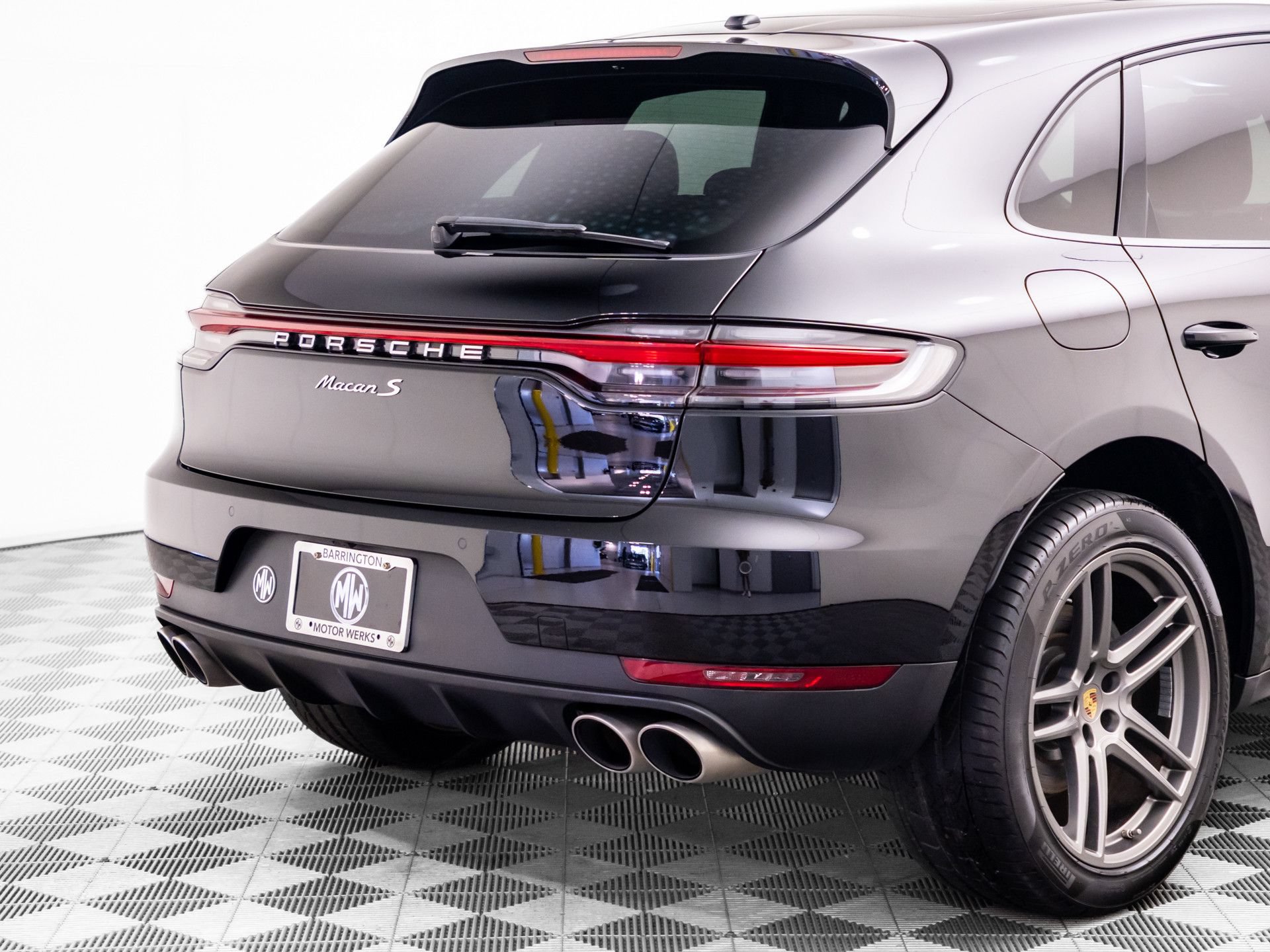 Used 2019 Porsche Macan S AWD/4WD image 34