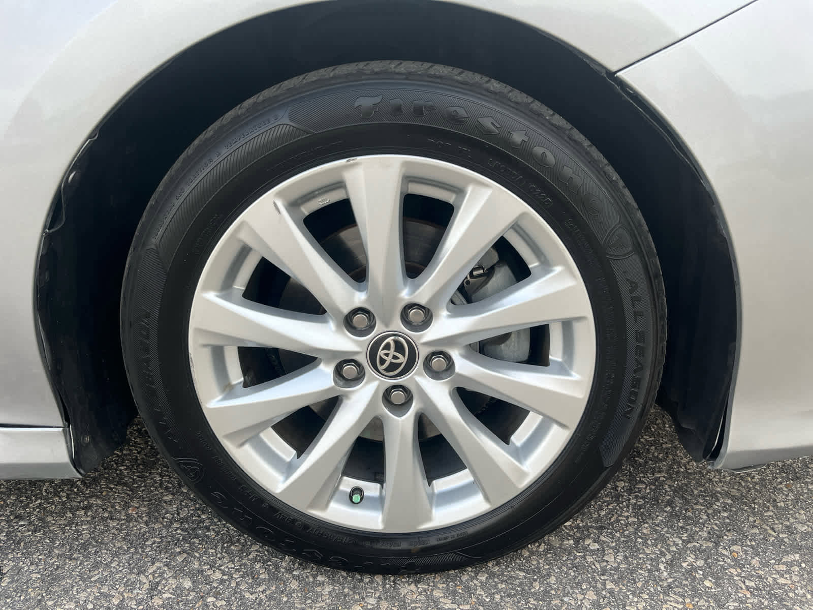 Used 2020 Toyota Camry LE image 30