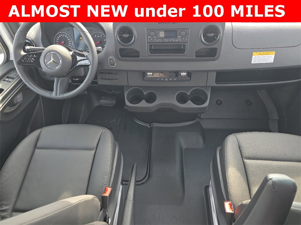 Used 2025 Mercedes-Benz Sprinter 2500 image 18
