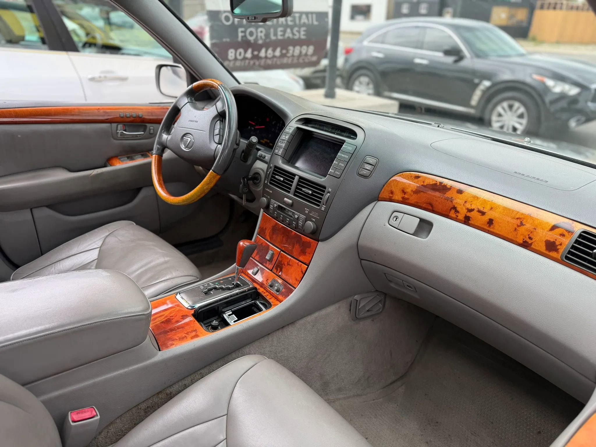 Used 2002 Lexus LS 430 RWD image 32