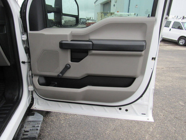 Used 2017 Ford F550 2WD Crew Cab Super Duty image 10