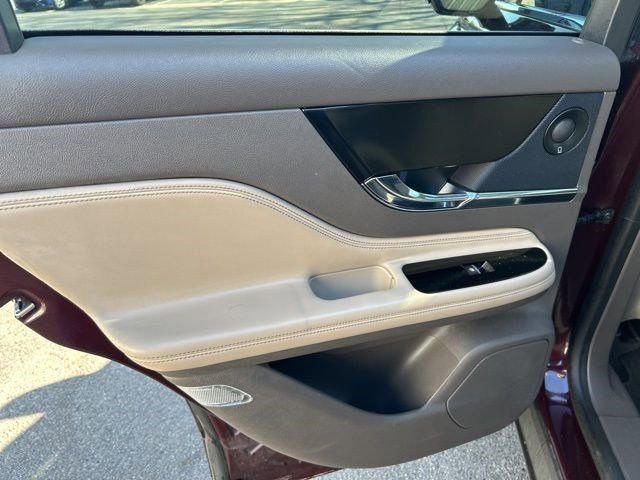 Used 2020 Lincoln Corsair Reserve w/ Elements Package image 33