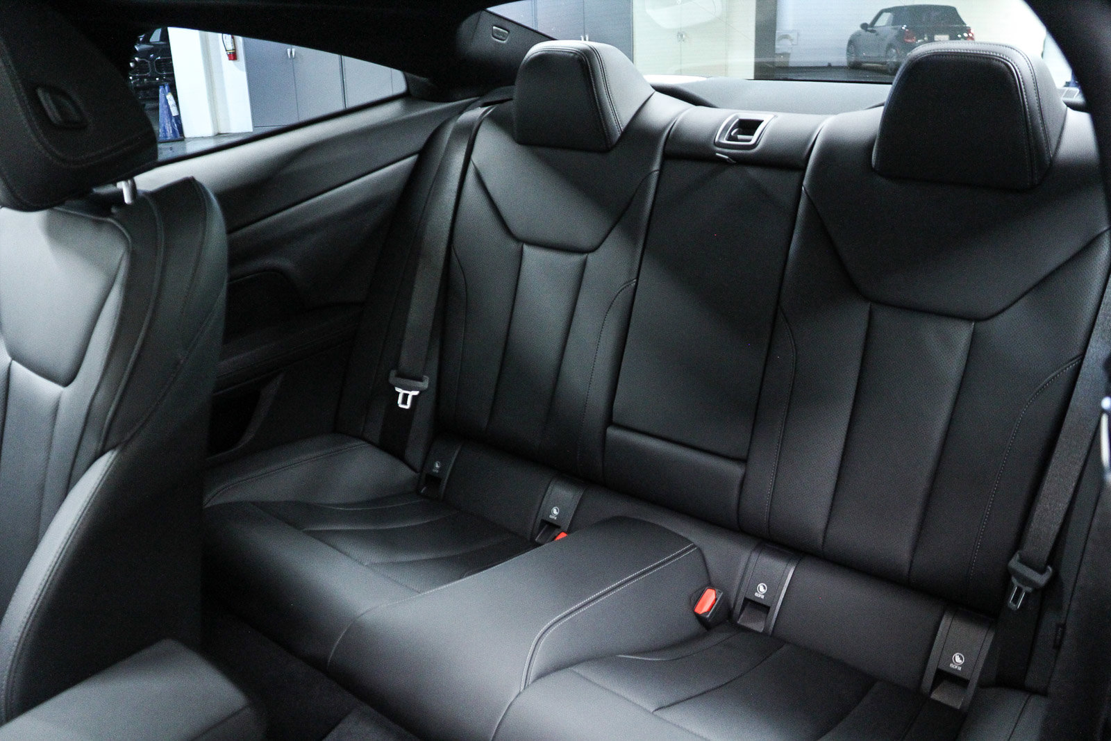 Used 2025 BMW 430i Coupe w/ Convenience Package image 17