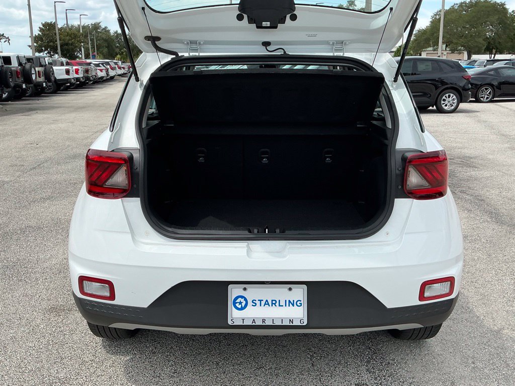 Used 2025 Hyundai Venue SEL FWD image 23