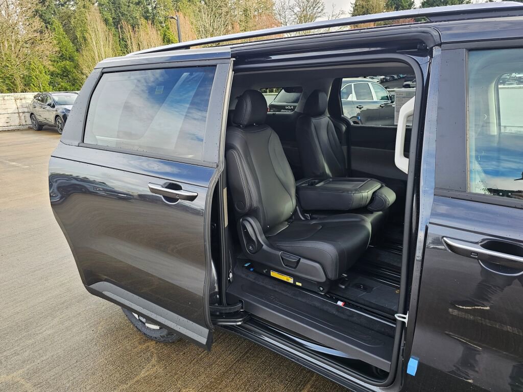 New 2026 Kia Carnival EX image 27