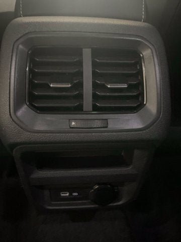Certified 2024 Volkswagen Tiguan SE R-Line AWD/4WD image 12