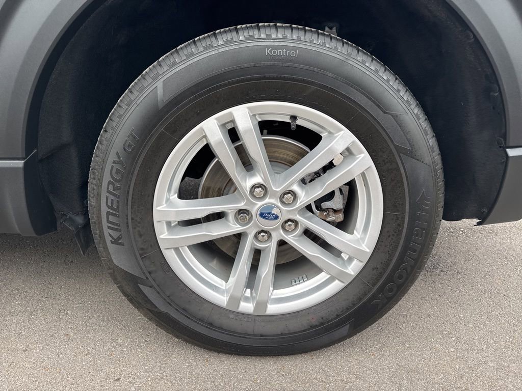 Used 2022 Ford Explorer XLT w/ Equipment Group 202A image 29