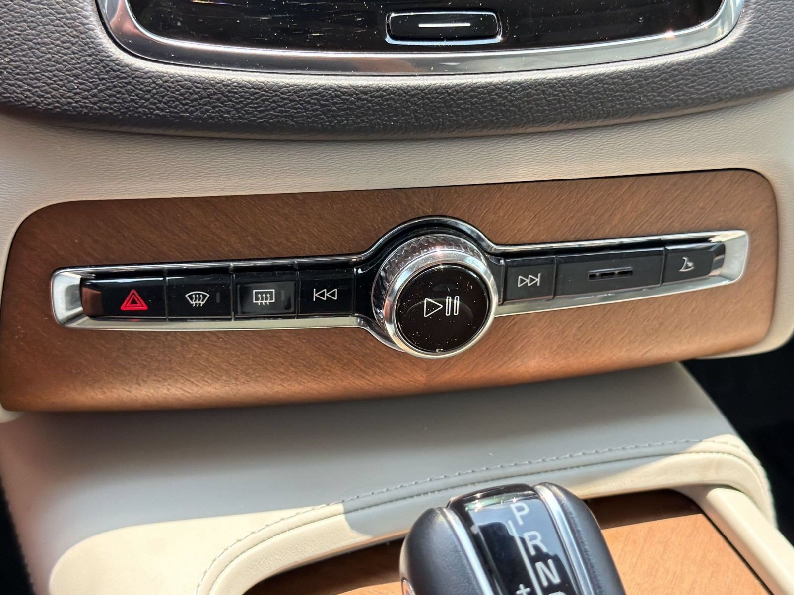 Used 2019 Volvo XC90 T6 Inscription w/ Protection Package Premier AWD/4WD image 16