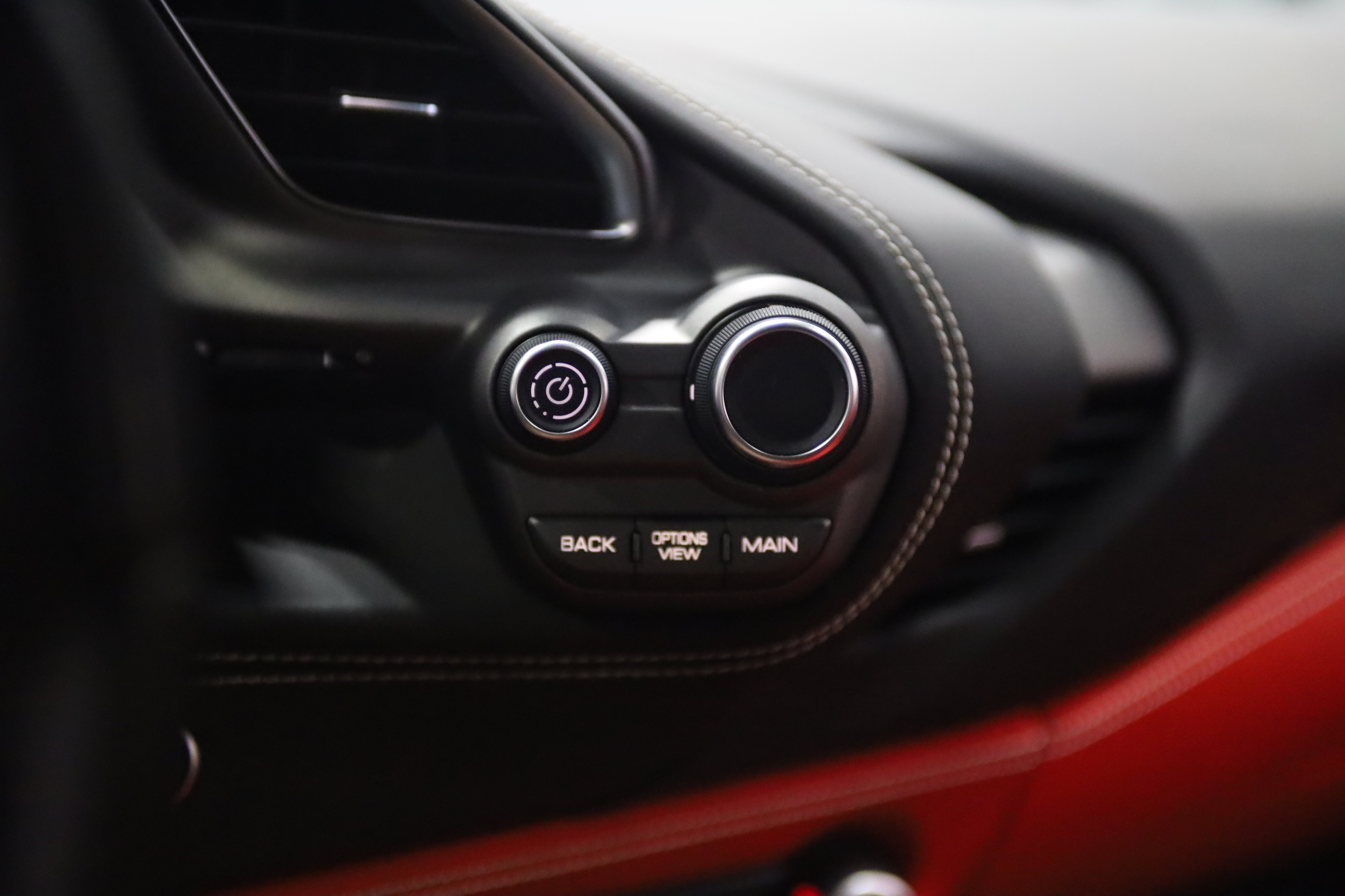 Used 2018 Ferrari 488 GTB RWD image 28