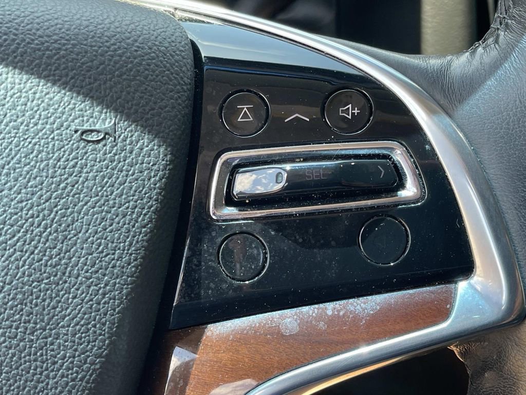Used 2019 Cadillac Escalade ESV Luxury AWD/4WD image 40