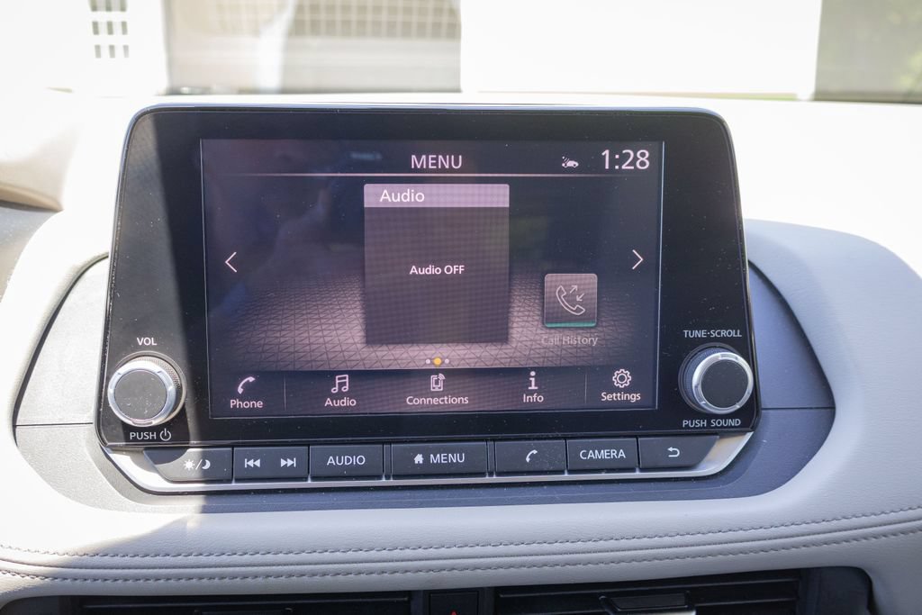 Used 2025 Nissan Rogue SV AWD/4WD image 17