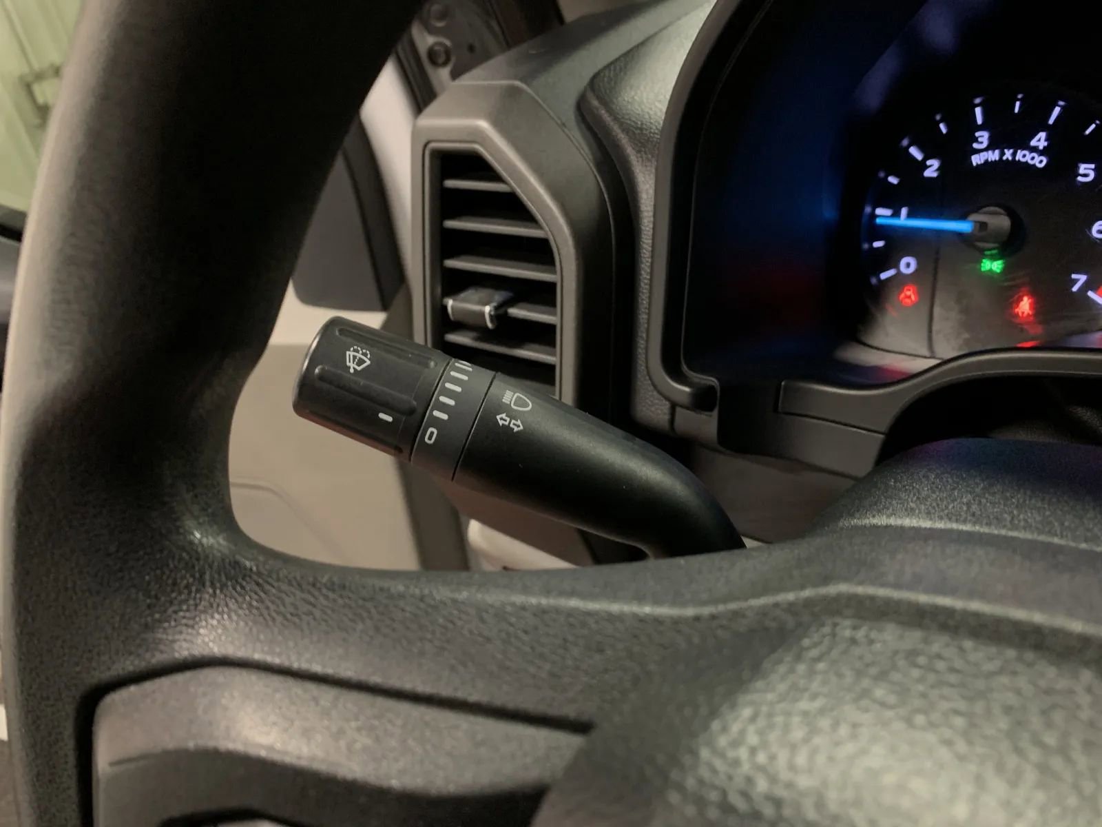 Used 2022 Ford F250 XL w/ Power Equipment Group image 28