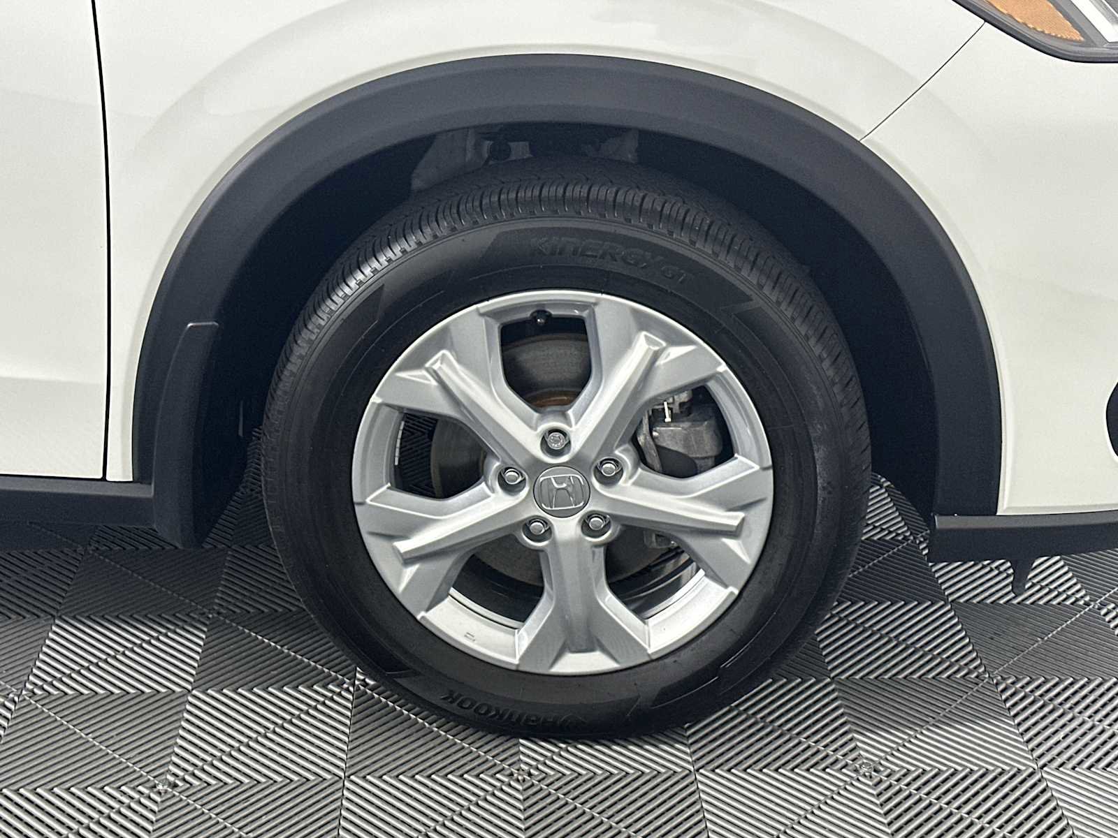 Used 2024 Honda HR-V LX image 13