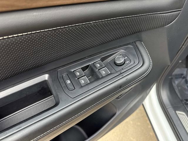 Certified 2025 Volkswagen Atlas SE image 11