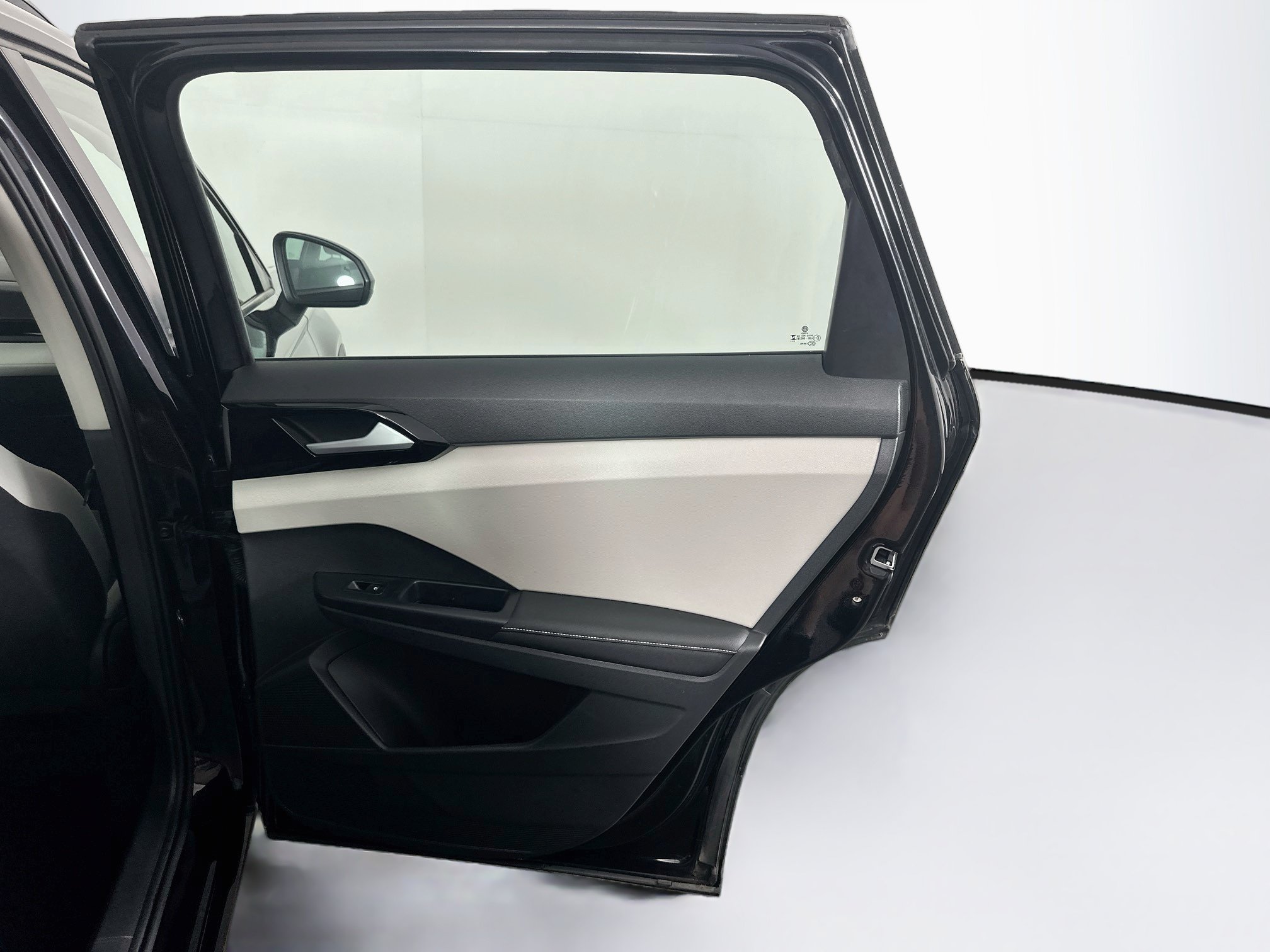 Used 2025 Volkswagen Taos S FWD image 28