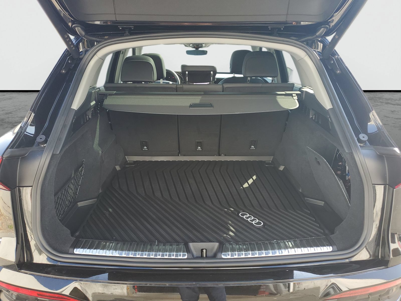 Used 2025 Audi Q5 Premium w/ Premium Plus AWD/4WD image 8
