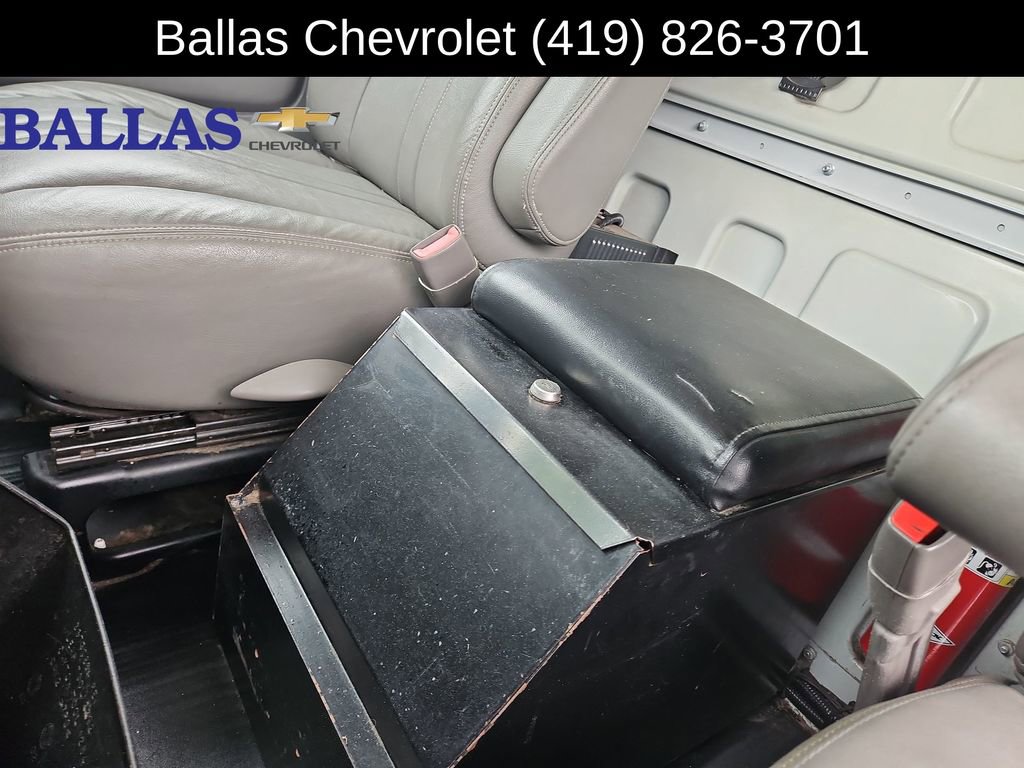 Used 2014 Chevrolet Express 2500 RWD image 22