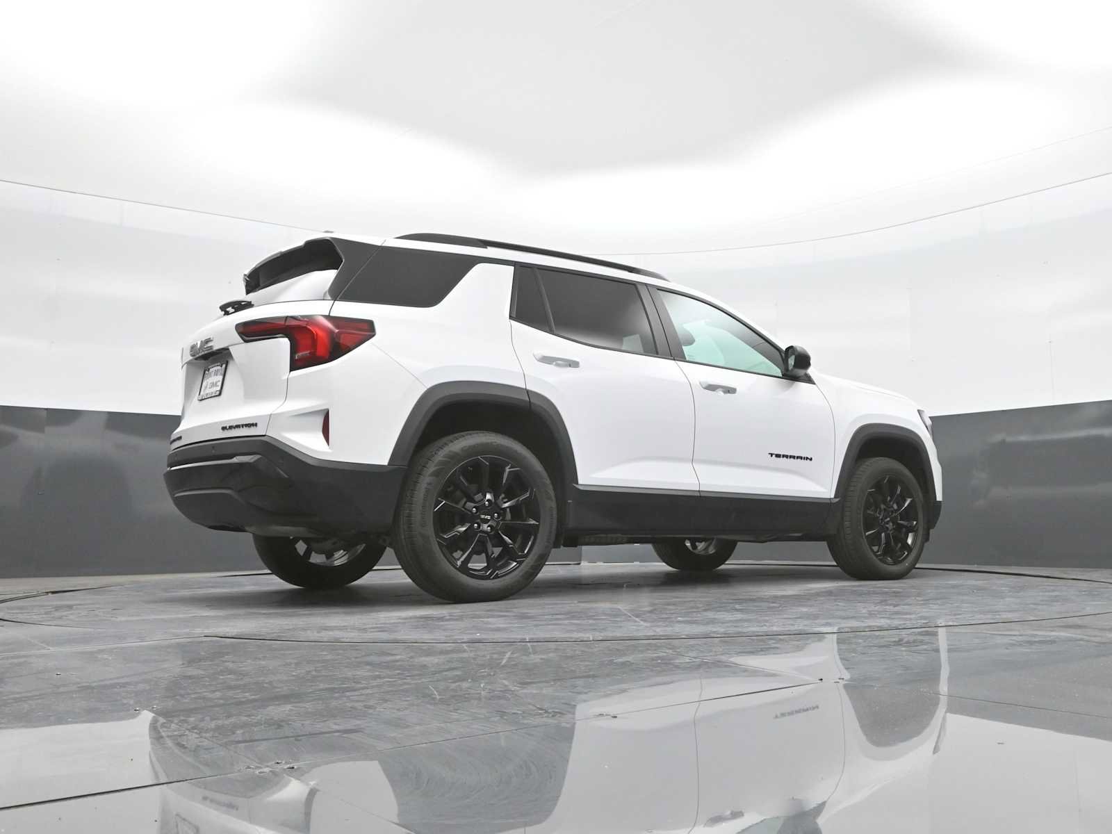 Used 2026 GMC Terrain Elevation w/ Elevation Premium Package AWD/4WD image 36