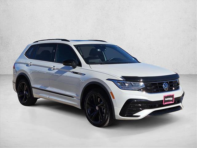 Used 2023 Volkswagen Tiguan SE R-Line FWD image 3