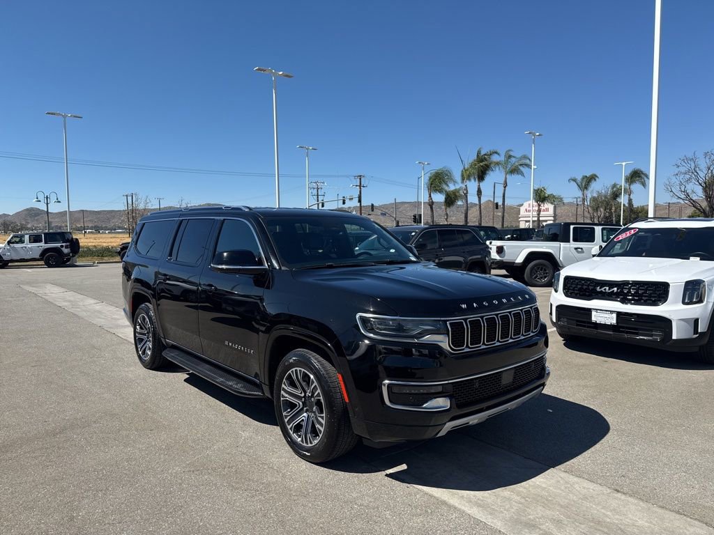 Used 2024 Jeep Wagoneer L Series II w/ Flexible Seating Group image 2