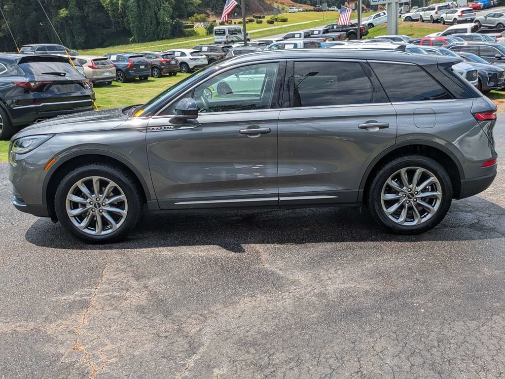 Used 2022 Lincoln Corsair AWD w/ Premium Package image 3