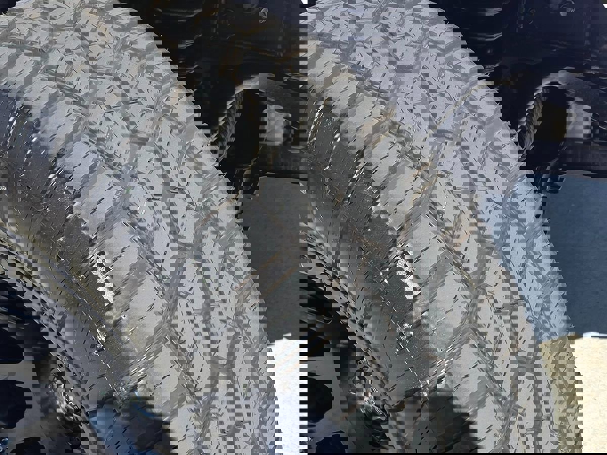 Used 2016 Toyota Tacoma TRD Sport w/ Premium & Technology Package image 14