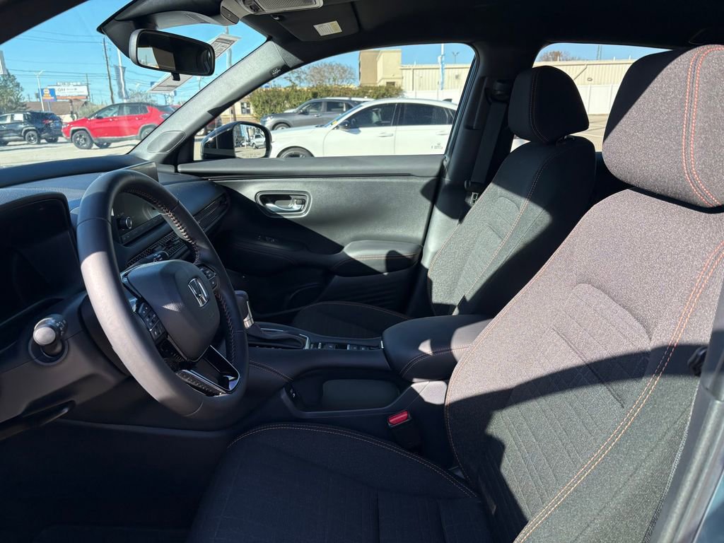 Used 2025 Honda HR-V Sport image 12