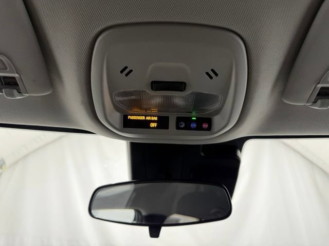 Used 2025 Chevrolet Trax LT FWD image 39