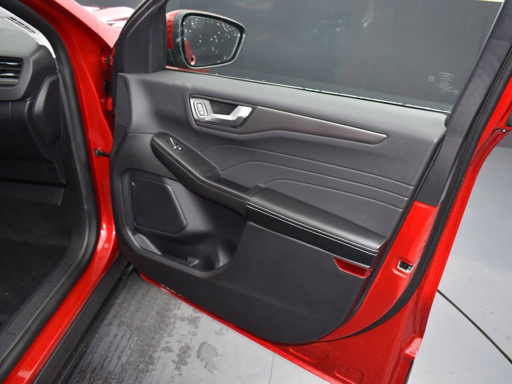 New 2025 Ford Escape SE FWD image 25